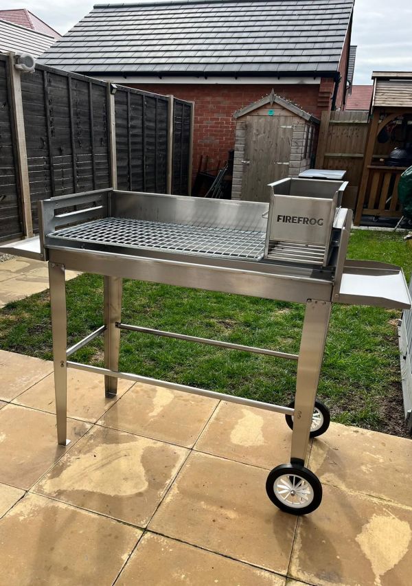 Stainless Steel Charcoal and Wood Fire BBQ – Mobile Braai with Ember Maker